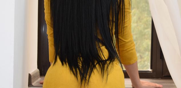 Model - MiraLocks brunette