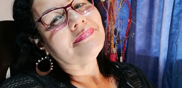 Model - KristalCool horney