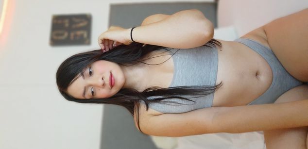 Model - Megan Parker latina