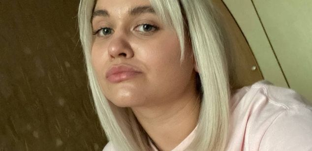 Model - tiona_too77 lick