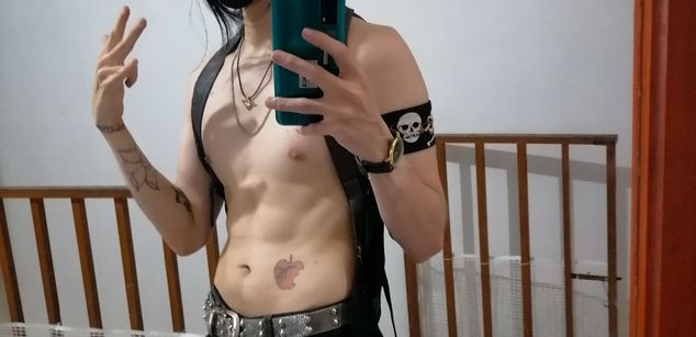 Model - Key Oz tattoomaker