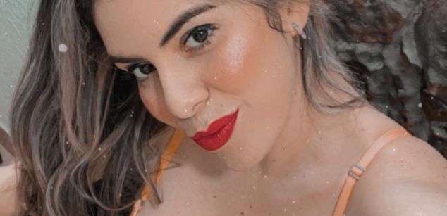 Model - Nina Parker bigboobs