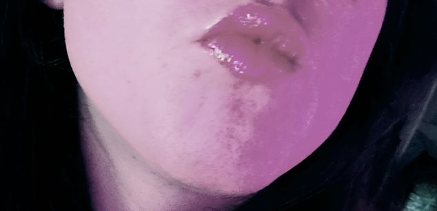 Model - Cassexy brunette