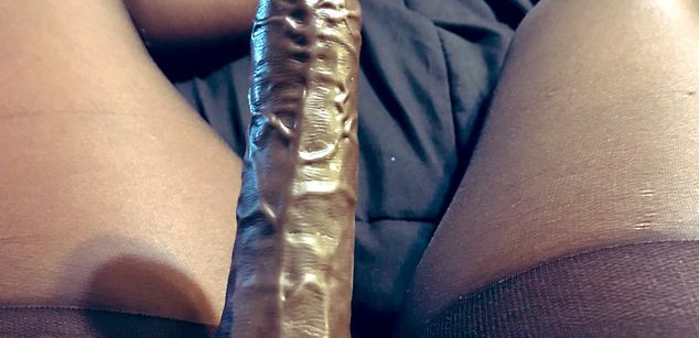 Model - Simone Savage Ebony