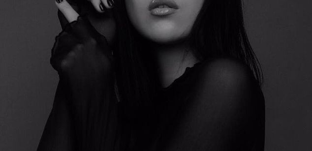 Model - Jessica feet