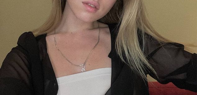 Model - SweetNastyy strip