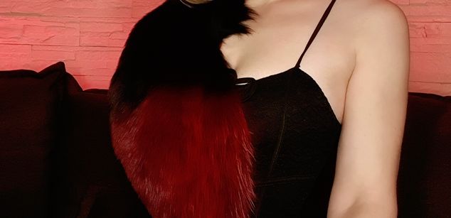 Model - AnnaLu strapon