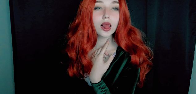 Model - MissLilyy red