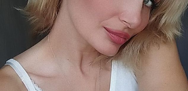 Model - Ksen teasinghair