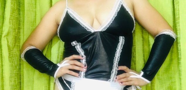 Model - GlendaStar feet