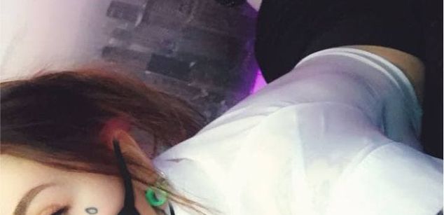 Model - ClitBait Housewife