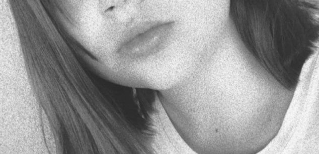 Model - Brittany fingering