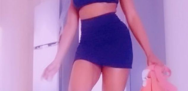 Model - babybitch twerking