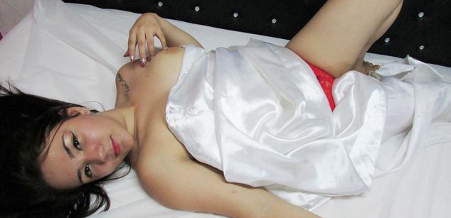 Model - April Stone 7