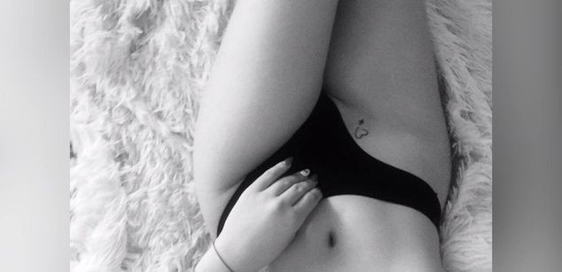 Model - 01Flower brunette