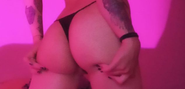 Model - FEET ADDICTION bdsm