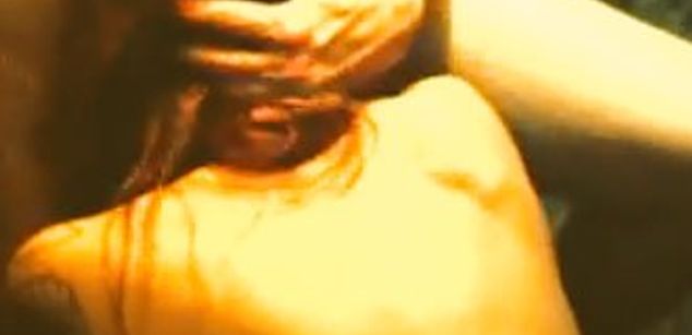 Model - Luna Lua kink