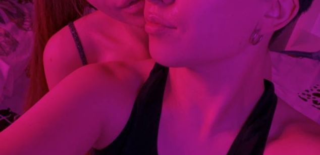 Model - TONNI lesbian