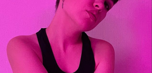 Model - TONNI lesbian