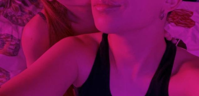 Model - TONNI lesbian