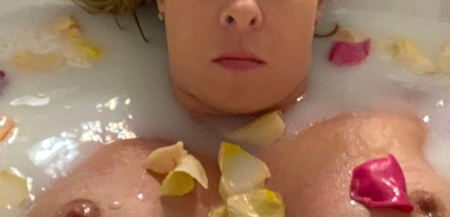 Model - Wetmom38 squirting