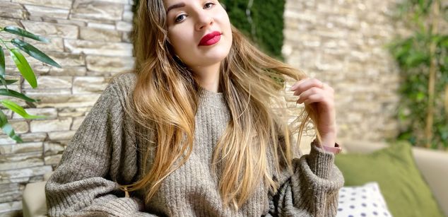 Model - MonikaSky tits