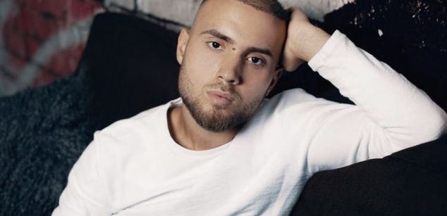 Model - DonConnery top