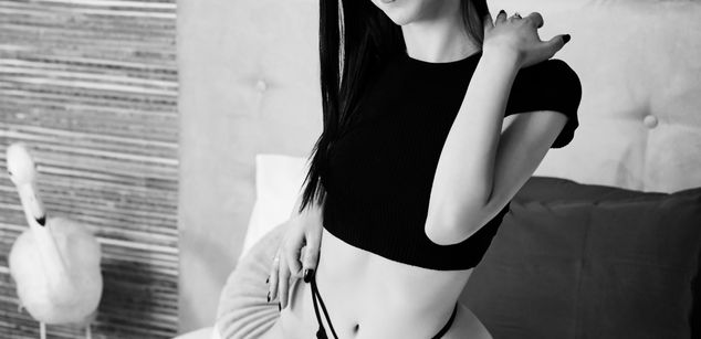 Model - AmeliaJune boobs