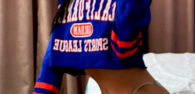 Model - AmeliaJune boobs