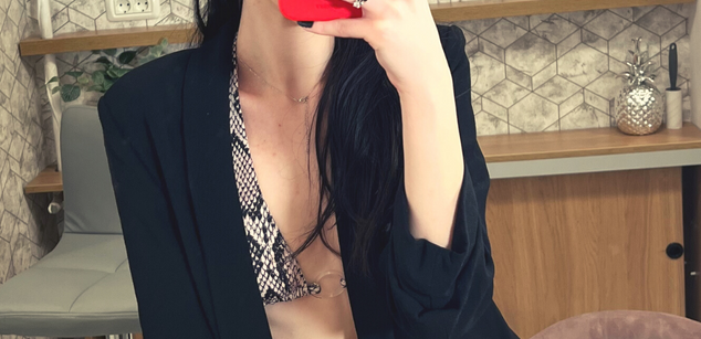 Model - AmeliaJune boobs