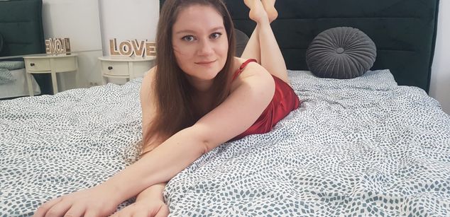 Model - AmandaConnery spanking