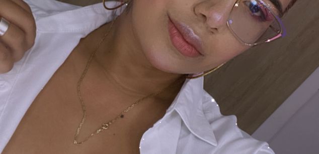 Model - giselle consolador