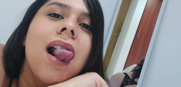 Model - Laura Love latina