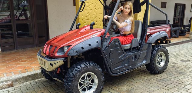 Model - Bianca Brunni squirt