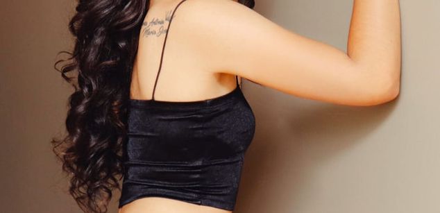 Model - AbrilMayer young