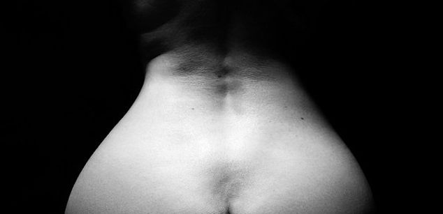 Model - Antuaneta kissing