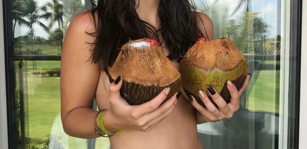 Model - BadBunny bigass