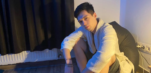 Model - ChrisGordon smoking