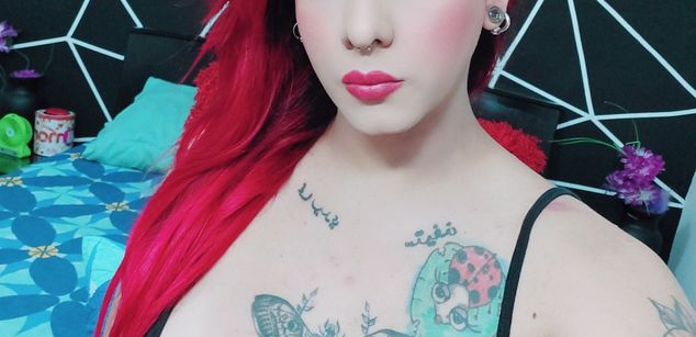 Model - Julianita redhair