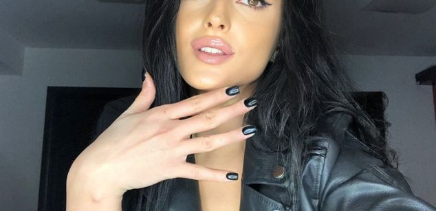 Model - Mistress Evil nails