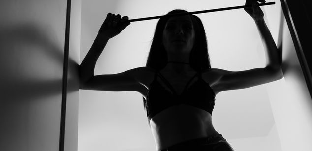 Model - Empress Akira boots