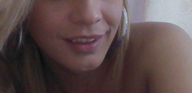 Model - DHAYRA fisting