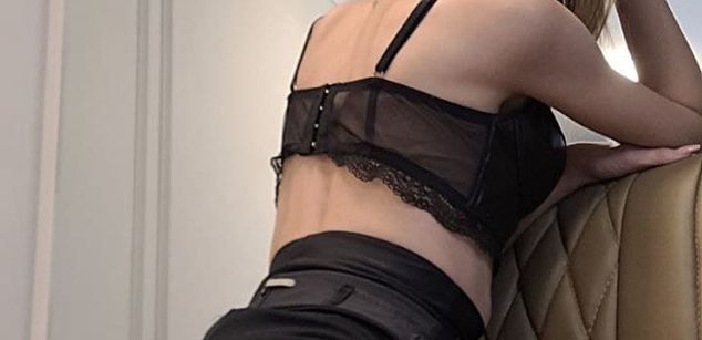 Model - MayaHale mistress