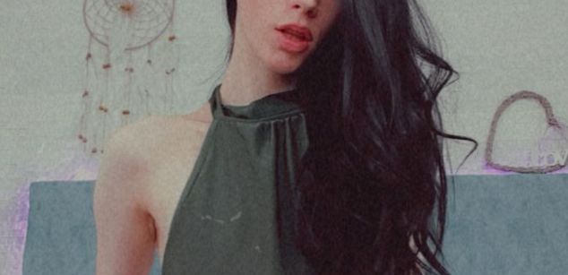 Model - AmeliaJune boobs