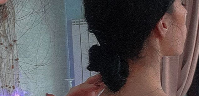 Model - AmeliaJune boobs