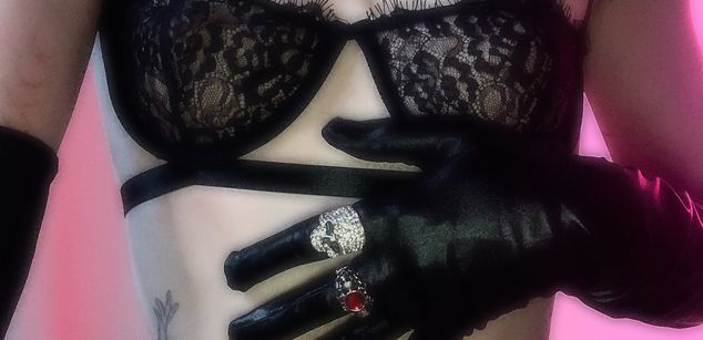 Model - Ady Dark feet