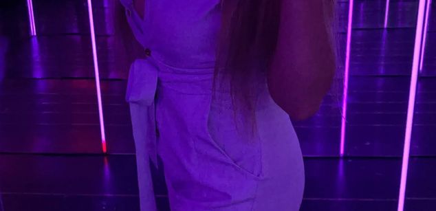 Model - PerfectAnastasia switch