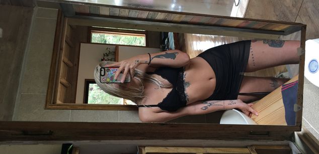 Model - amarilla_bombshell squirt