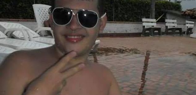 Model - kevin esteban patio cuartas ass