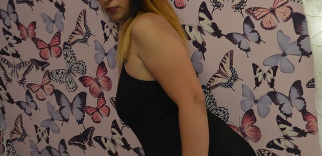 Model - LuanaBrown fetish